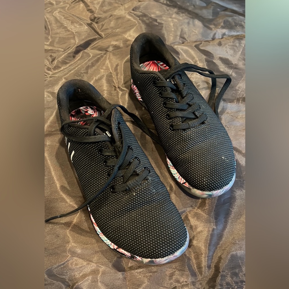 No Bull Womens 7.5 Shoes